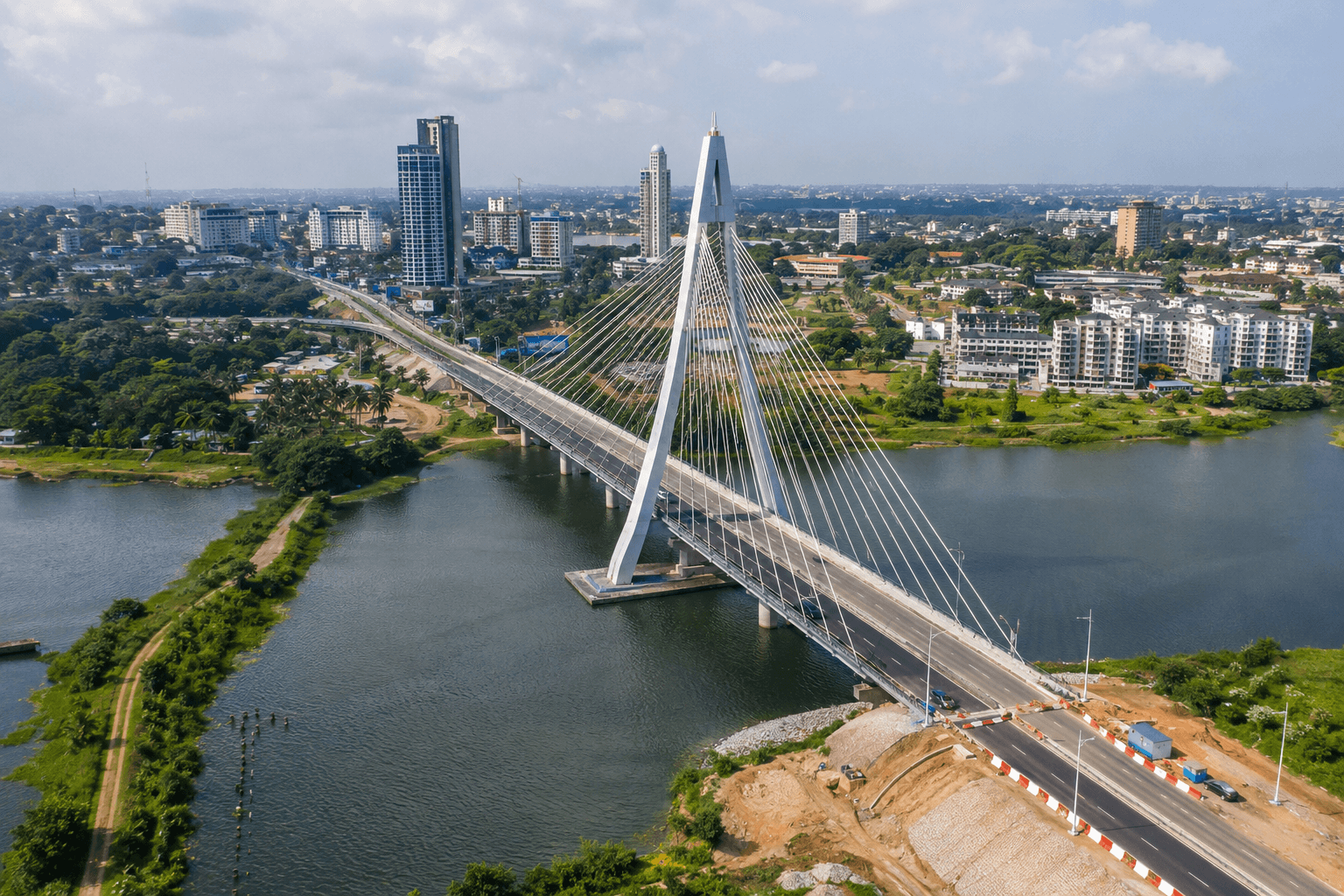 Vue panoramique d'Abidjan et de son architecture moderne